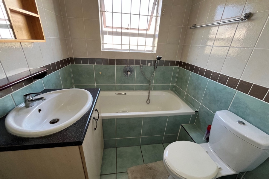 To Let 3 Bedroom Property for Rent in Soneike Western Cape